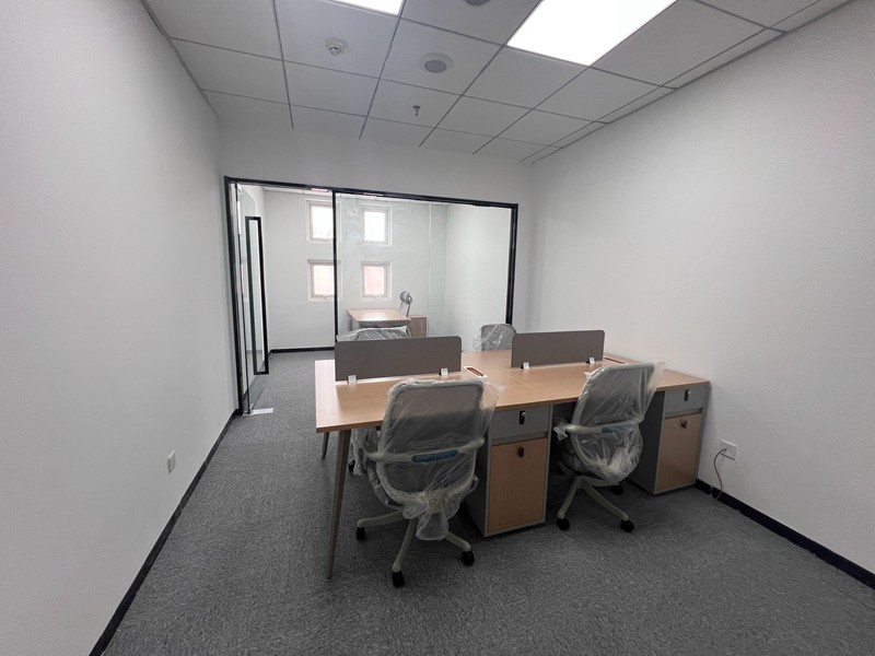 嘉捷企业汇1隔断+4工位 精装带家具 可注册